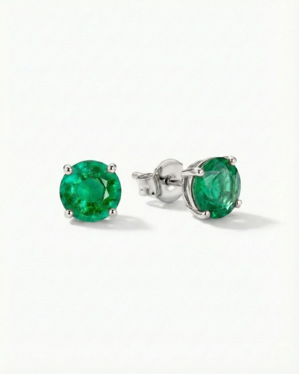 Round Emerald Stud Earrings – 5 mm, 18k White Gold